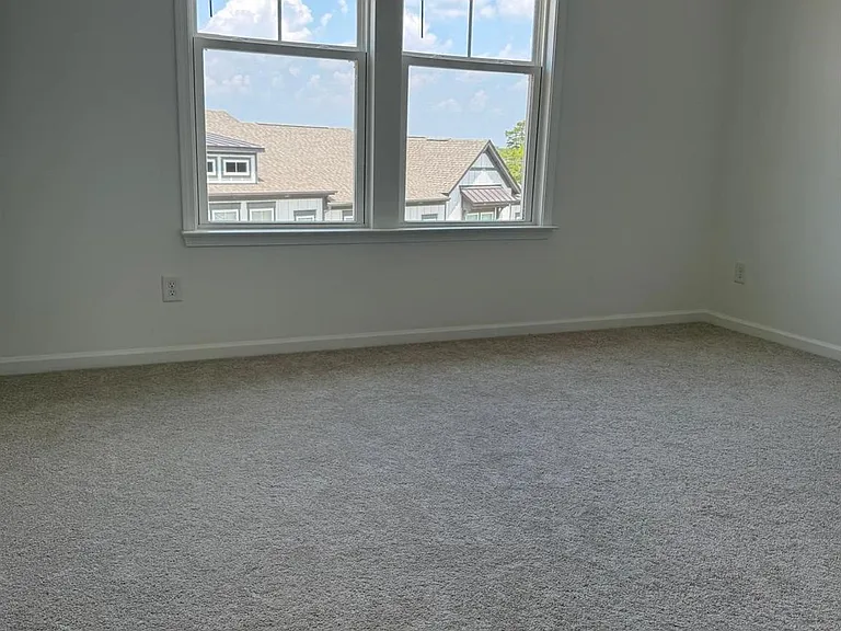 2143 Hawksworth Ln — Photo 16