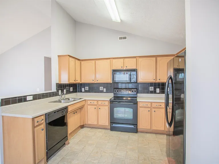 4054 Margo Cir — Photo 7