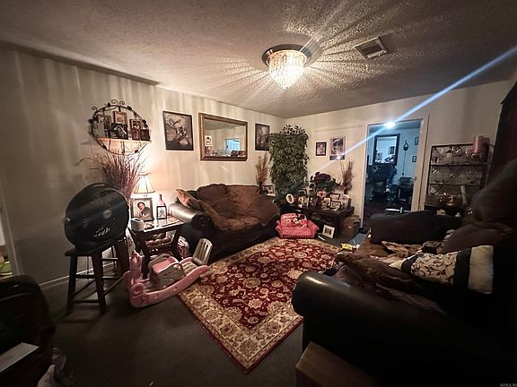 2nd image of 11 School St