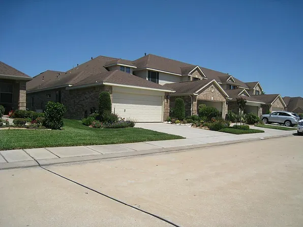 4703 Park Trail Ln, Pasadena, TX 77505
