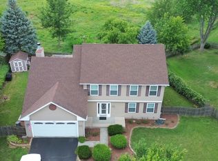 203 Isleview Dr, Oswego, IL 60543