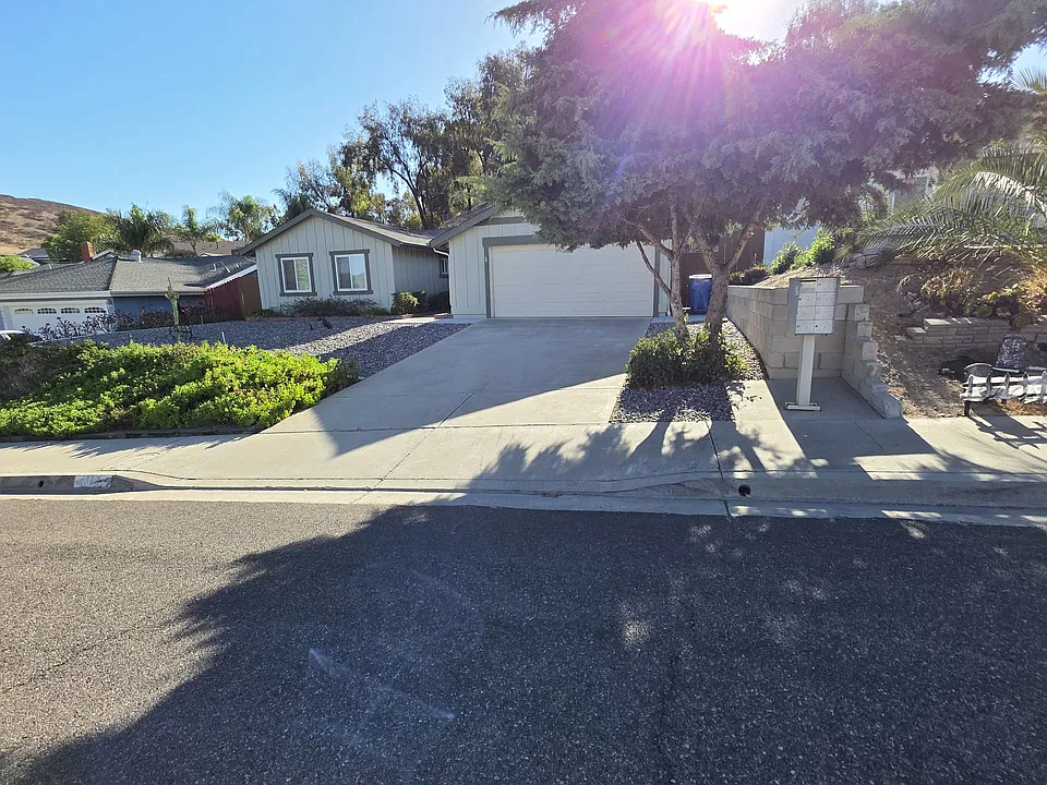 10557 Cadwell Rd