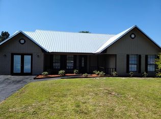 907 Willowbrook Dr, Hinesville, GA 31313