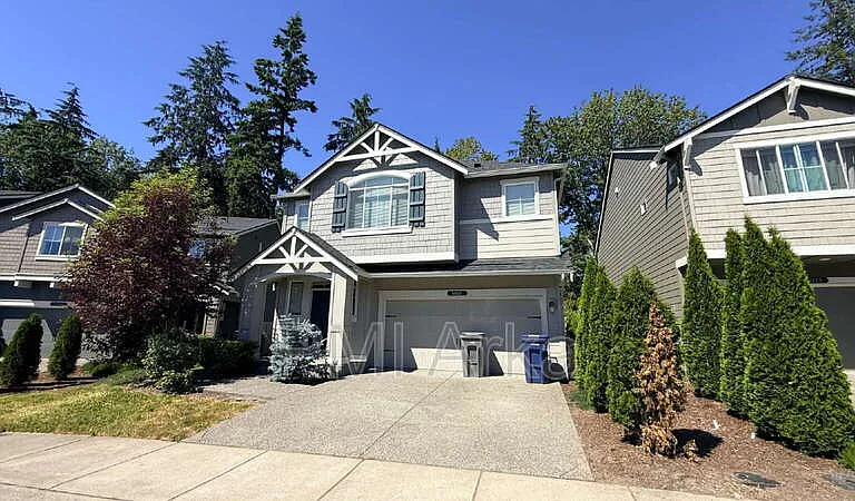 10823 32nd St NE — Photo 2