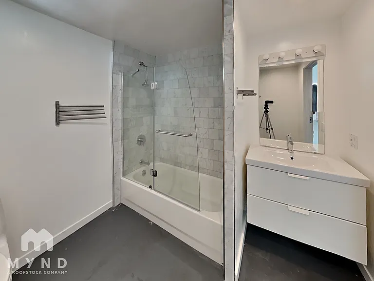 373 4th St #3C — Photo 6