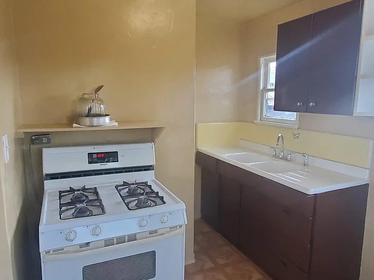 1218 D St #C — Photo 15