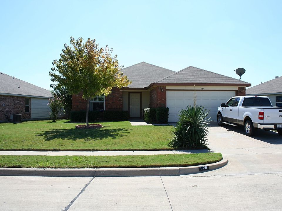 1st image of 929 McKavett Dr