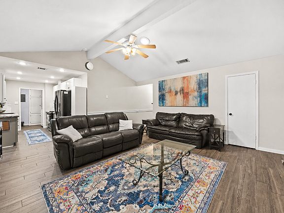 4th image of 1407 Donley Dr