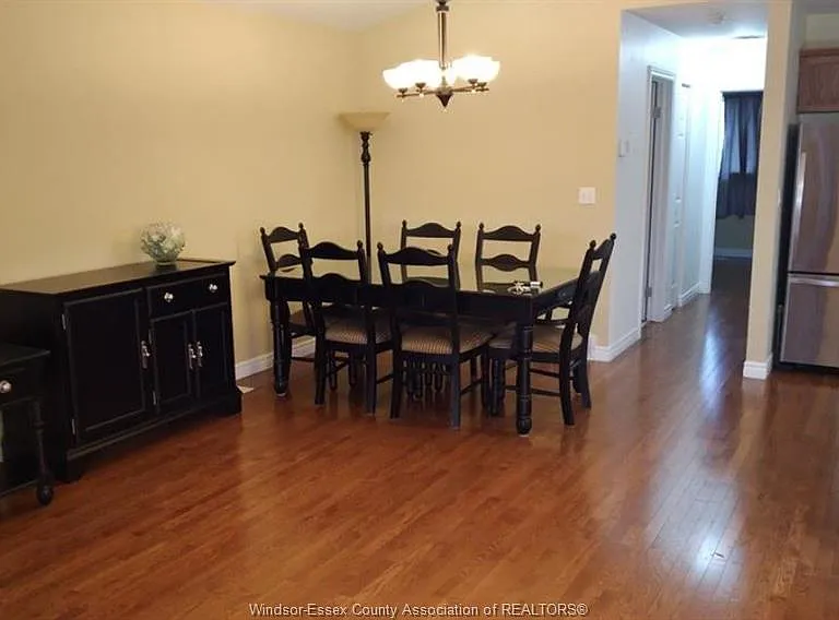 3717 Maguire St — Photo 3