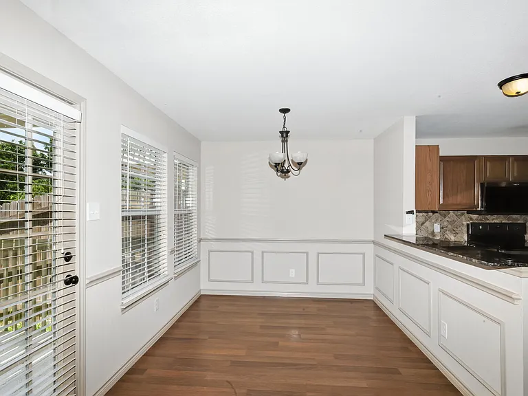 3905 Vista Mar Dr — Photo 8
