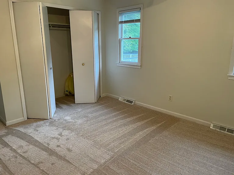 245 Greenview Dr — Photo 7