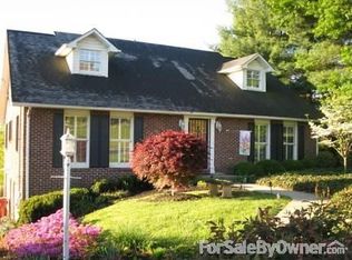 821 Lizabeth Dr, Johnson City, TN 37604