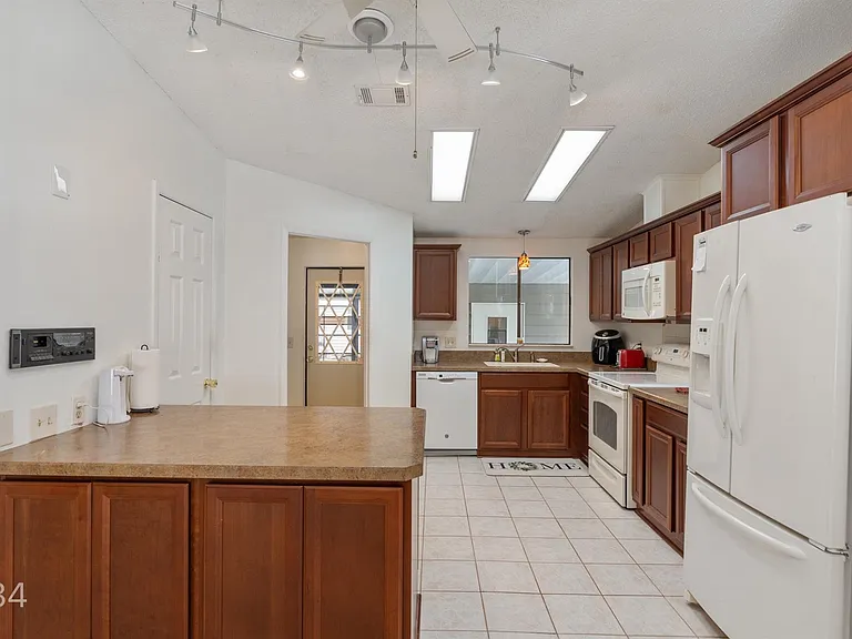 717 Tangerine Dr — Photo 12