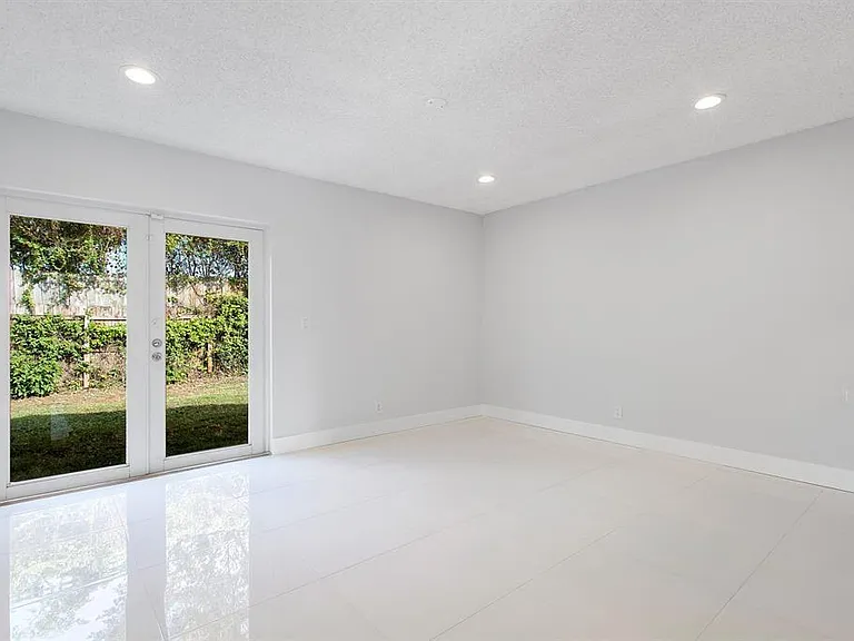 9611 Saddlebrook Dr — Photo 11