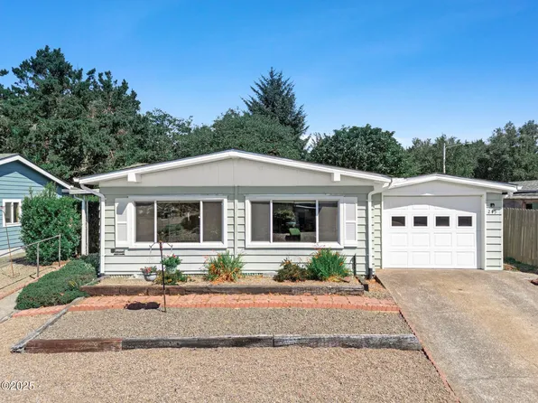 215 NE 35th St, Newport, OR 97365