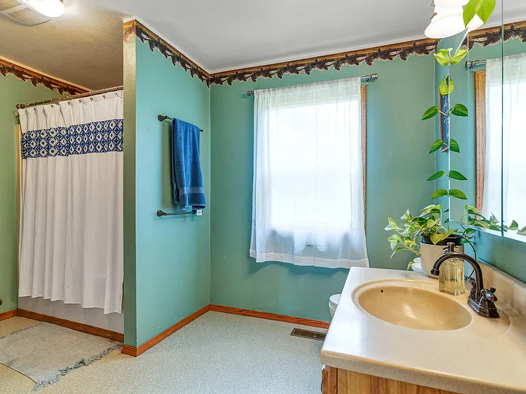 3194 Crooked Finger Rd NE — Photo 32