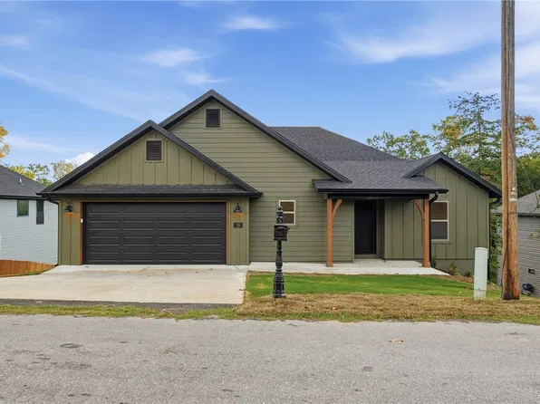 16 Reading Ln, Bella Vista, AR 72714