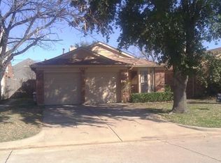 2334 Walden Place Ct, Grand Prairie, TX 75052