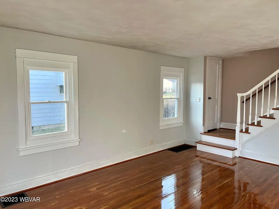 1st image of 365 Eldred St