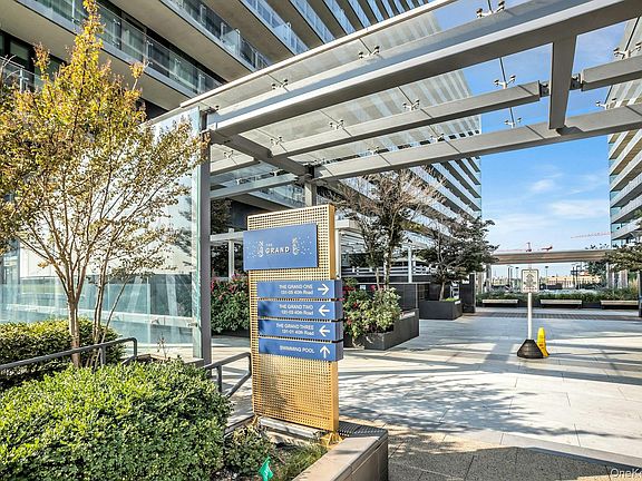 3rd image of 131-01 40th Road #17V