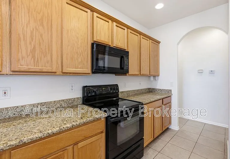 1933 W Tanya Trl — Photo 8