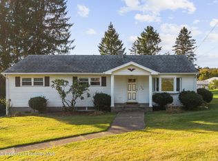 119 Leach Hill Rd, Clarks Summit, PA 18411