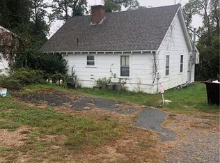 7 E Pond Rd, Narragansett, RI 02882