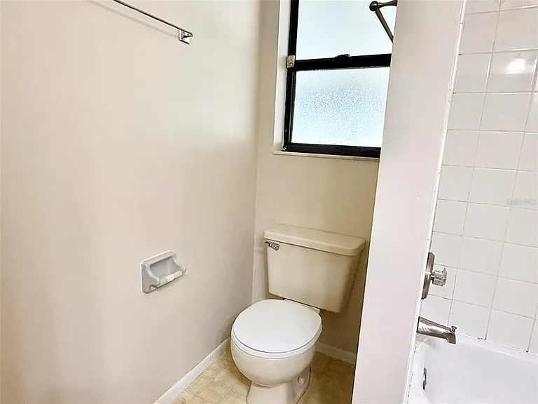 1215 Creekbottom Cir — Photo 18