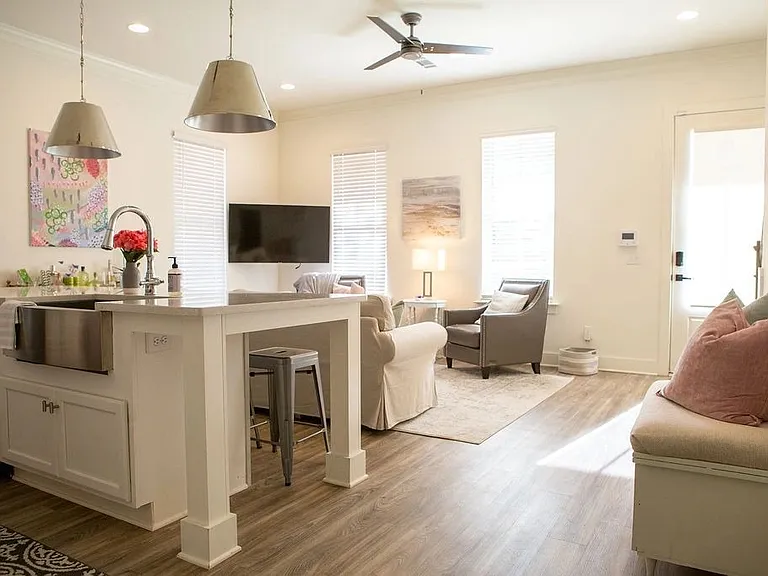 3 / 4 BR Cottage - Living Area