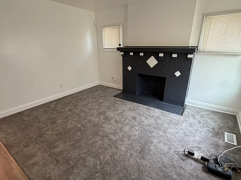 6285 Creston Ave — Photo 6