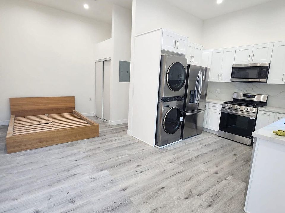2nd image of 5251 Babcock Ave