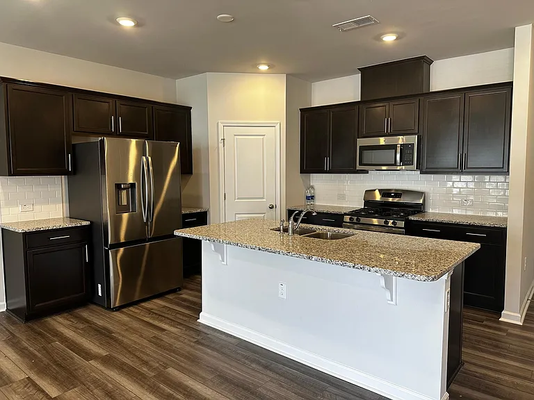 2412 Chert Ln — Photo 3