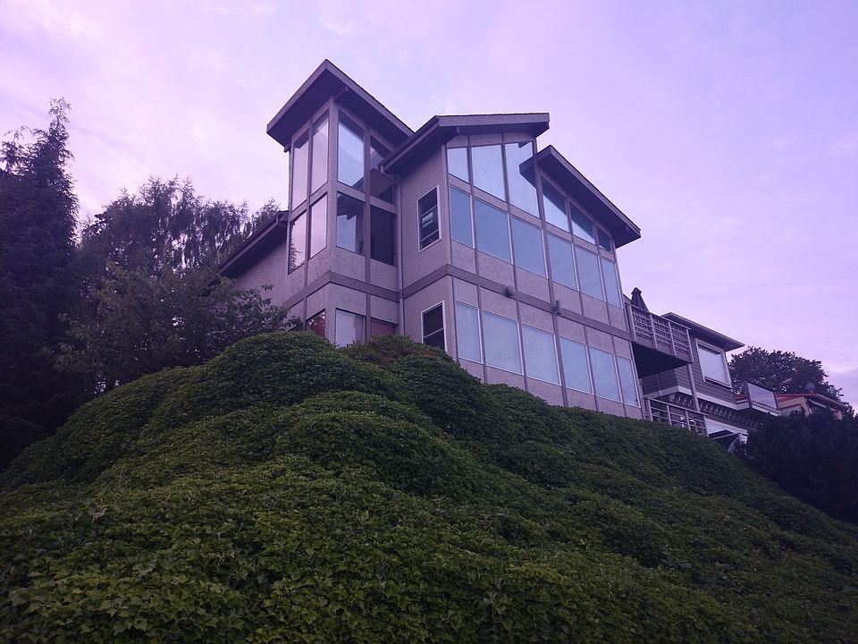 1st image of 821 W Blaine St