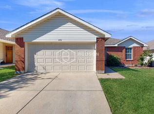 852 Poncho Ln, Haslet, TX 76052