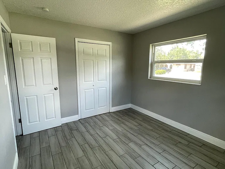 204 6th Jpv St — Photo 11