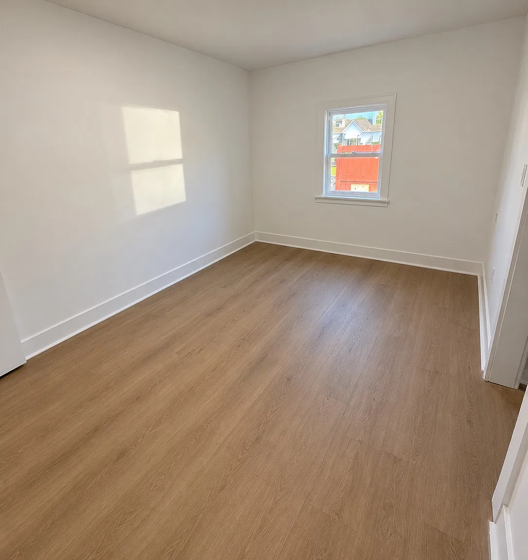 3 bed, 1372 sqft, $2,200 — Photo 4