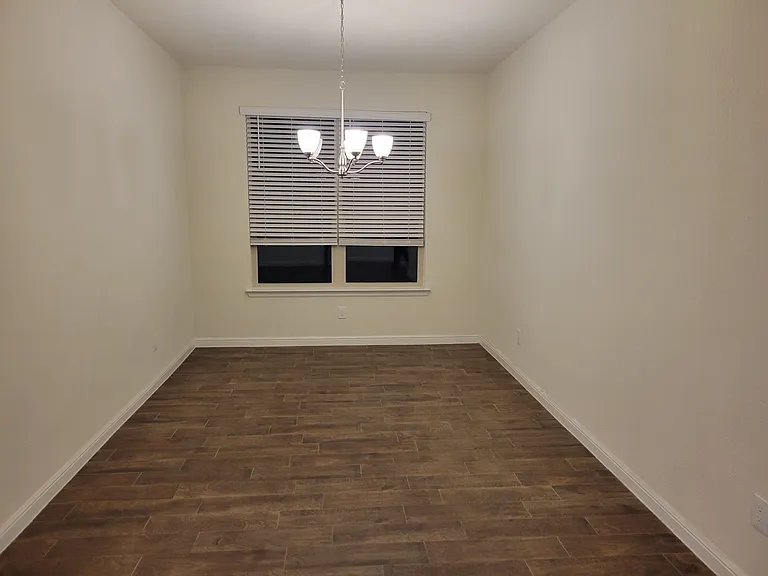 519 Heartland Dr — Photo 4