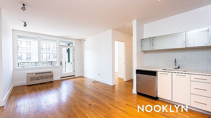 1st image of 387 Franklin Ave #507