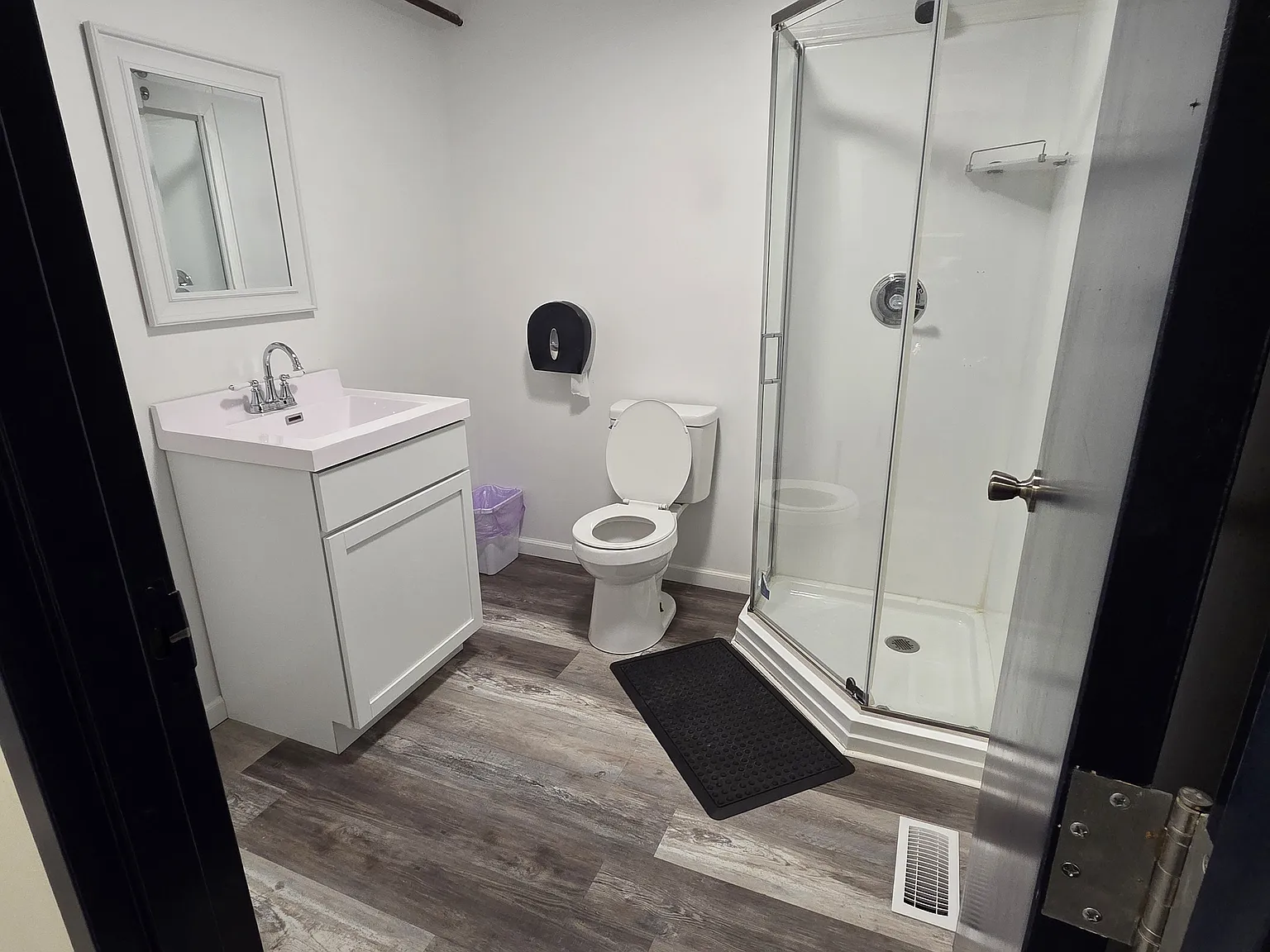 Studio, $760 — Photo 2