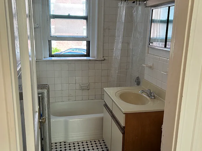 1675 Beacon St #B — Photo 6
