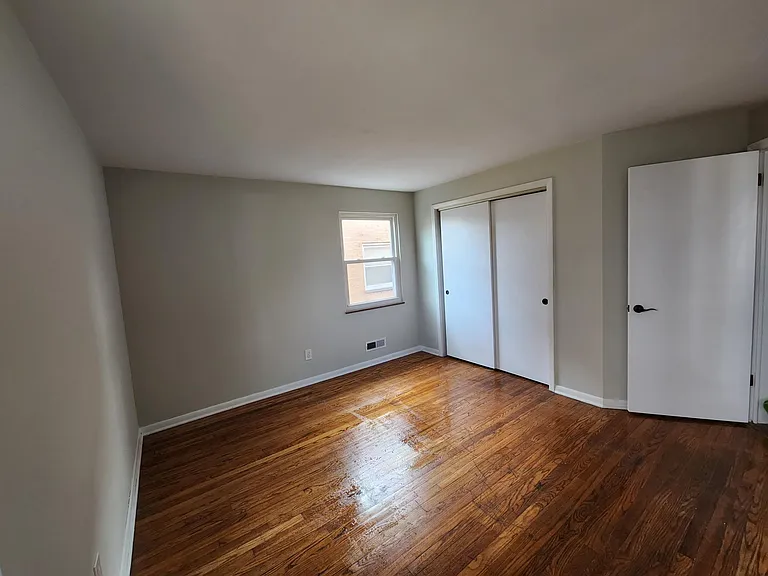 5985 Ridge Rd — Photo 9
