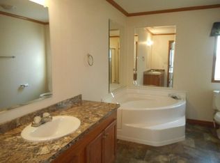 56 Lake Meadow Dr, Batavia, OH 45103