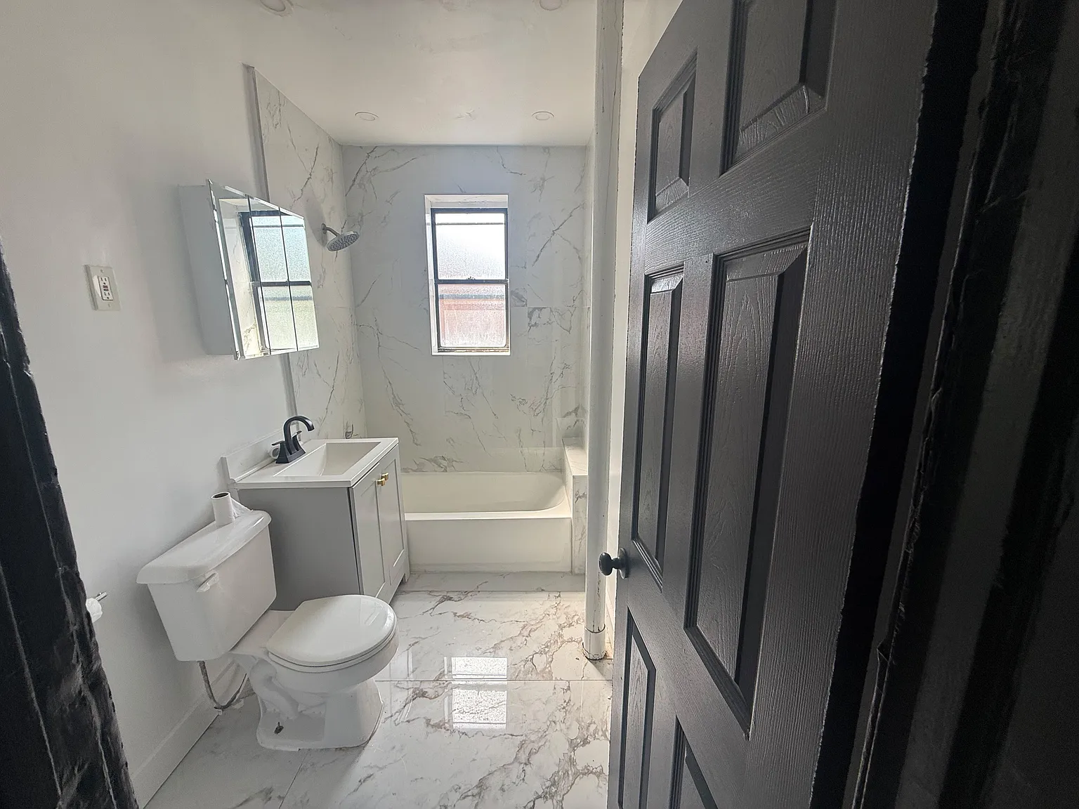 486 Summer Ave — Photo 3