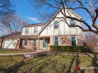 613 Ridgewood Ln, Libertyville, IL 60048