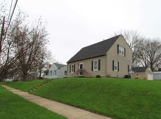 1145 Hammond Ave, Waterloo, IA 50702