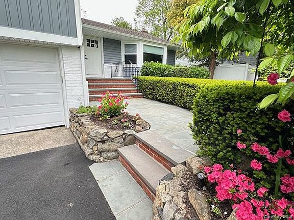 2nd image of 8 White Oak Drive