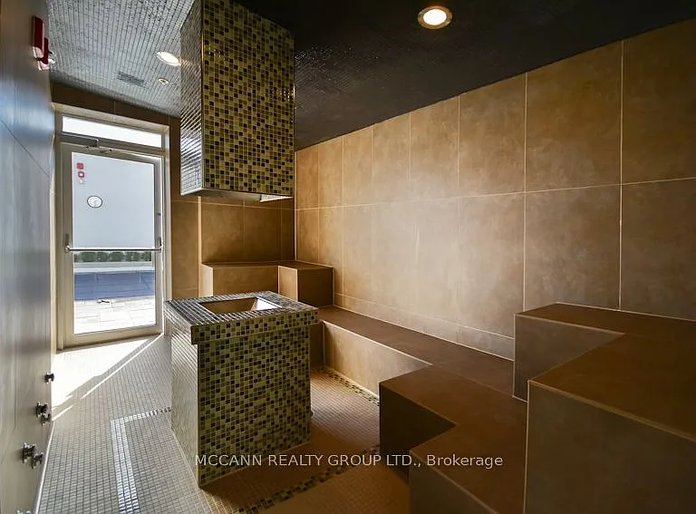 3018 Yonge St #UPH8 — Photo 35