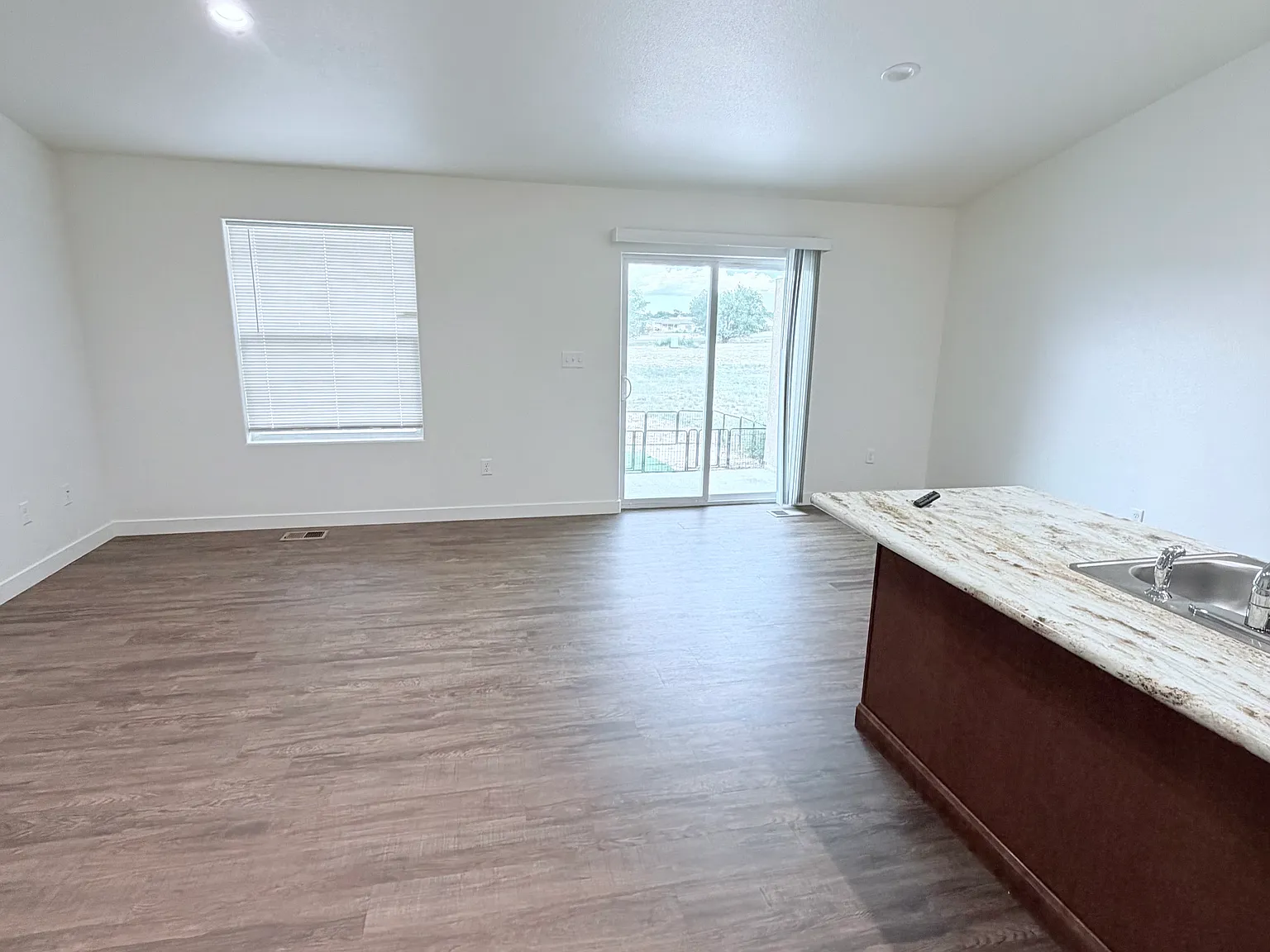 3 bed, 1469 sqft, $2,250 — Photo 3