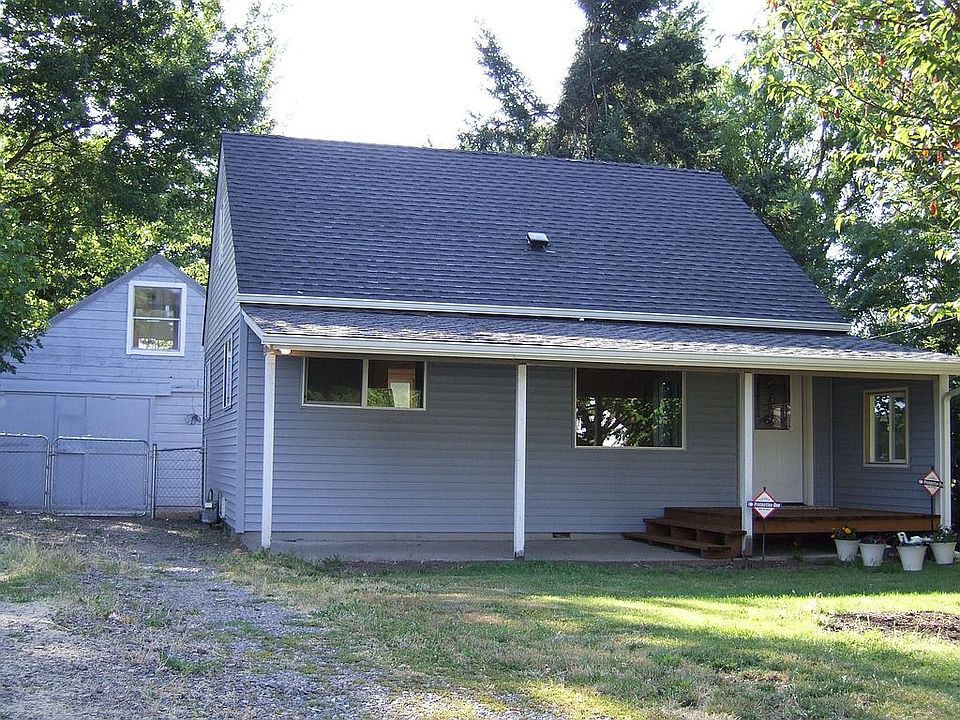 Full-length covered entry