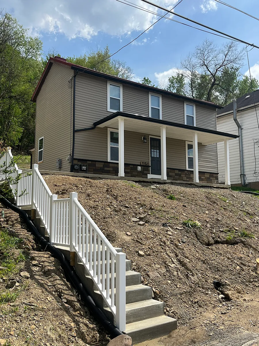 Building Photo - 1150 Oakmont Ave
